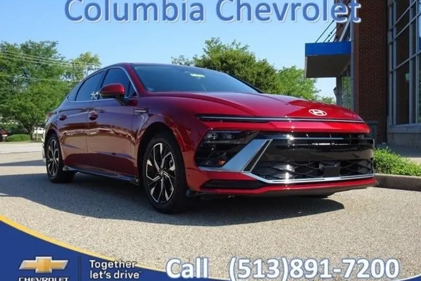 2024 Hyundai Sonata SEL photo 1