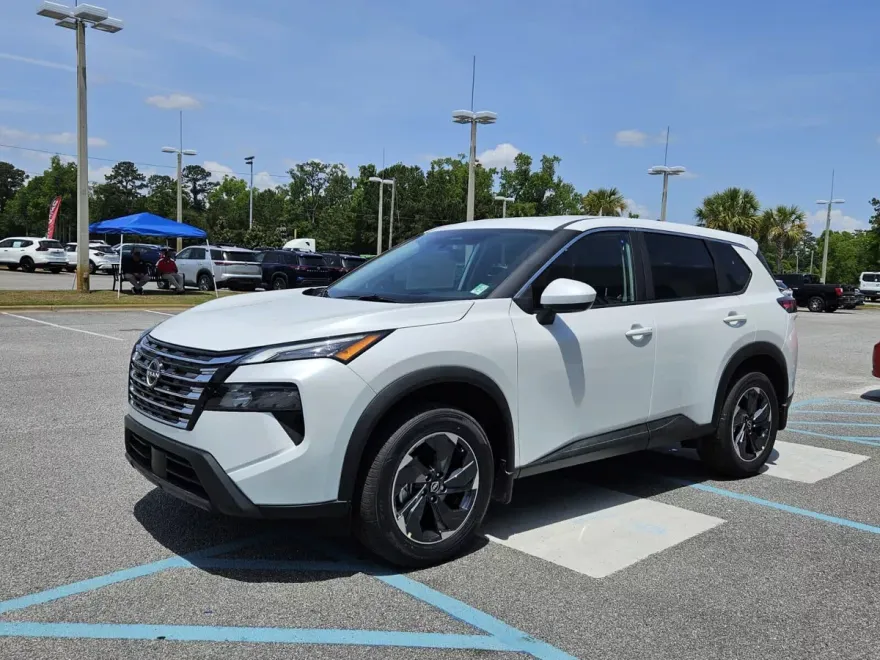 2025 Nissan Rogue SV photo 1