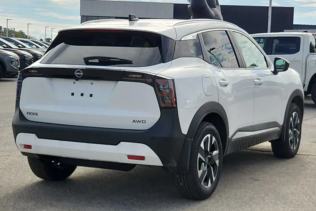 2026 Nissan Kicks SV photo 1