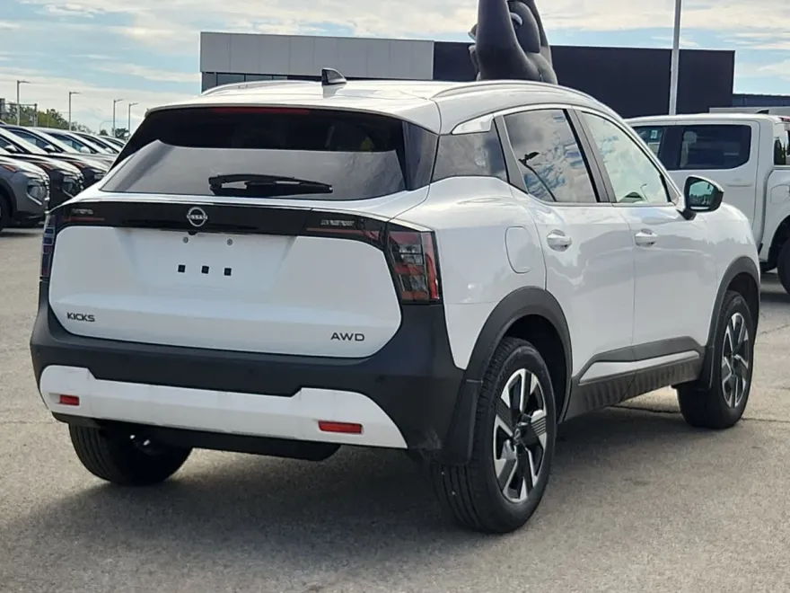 2026 Nissan Kicks SV photo 1