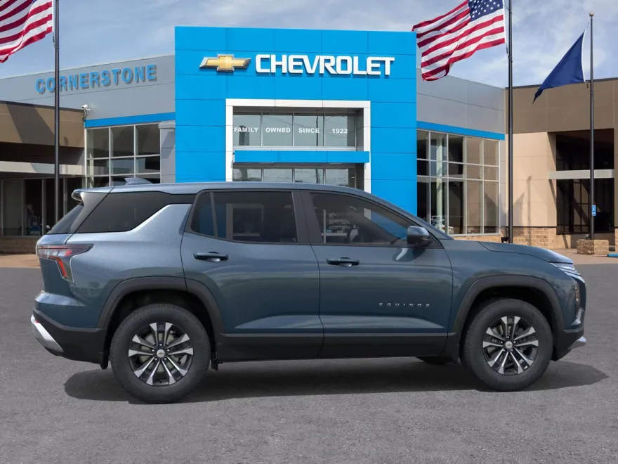 2026 Chevrolet Equinox LT photo 1