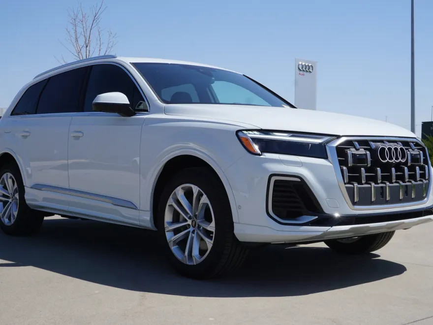 2025 Audi Q7 Premium Plus photo 1