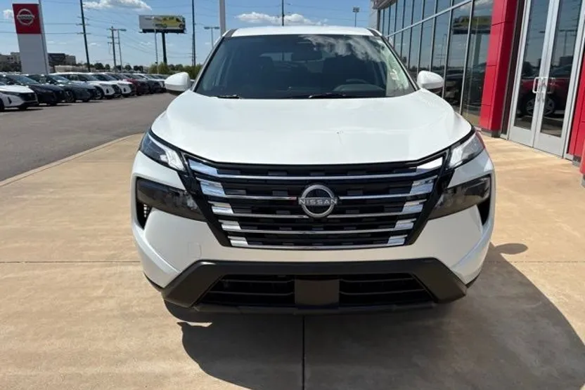 2026 Nissan Rogue SV photo 1