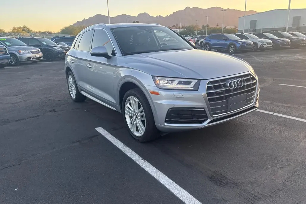 2018 Audi Q5 2.0T Premium Plus photo 1
