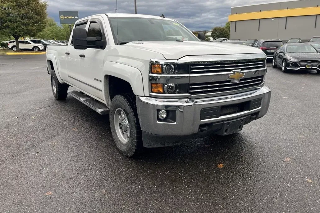 2015 Chevrolet Silverado 2500HD LT photo 1