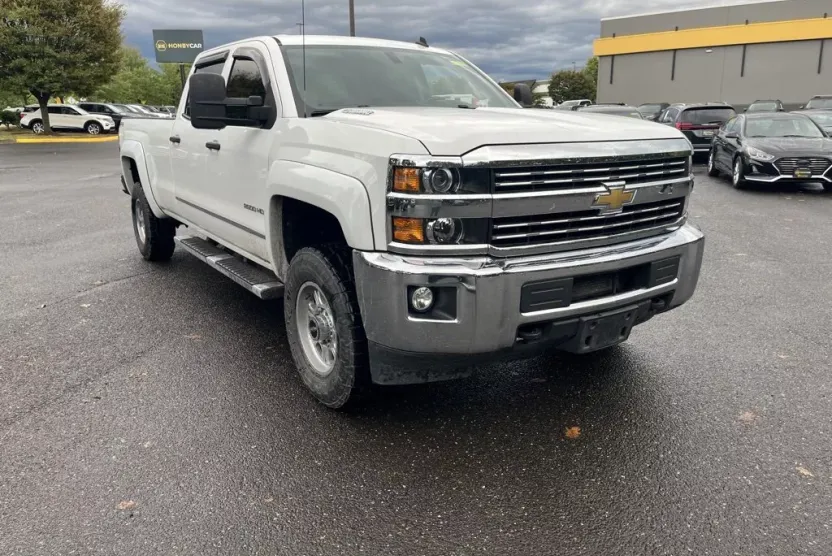 2015 Chevrolet Silverado 2500HD LT photo 1