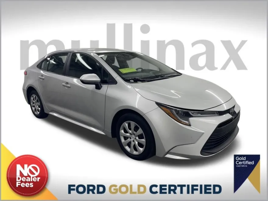 2024 Toyota Corolla LE photo 1