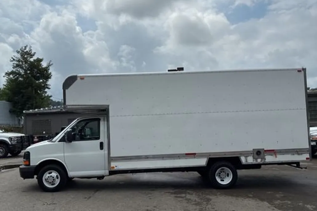 2019 Chevrolet Express 2500 Cargo Van photo 1