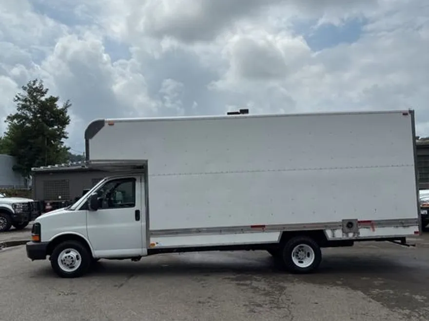 2019 Chevrolet Express 2500 Cargo Van photo 1