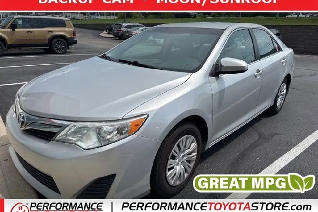 2013 Toyota Camry XLE photo 1