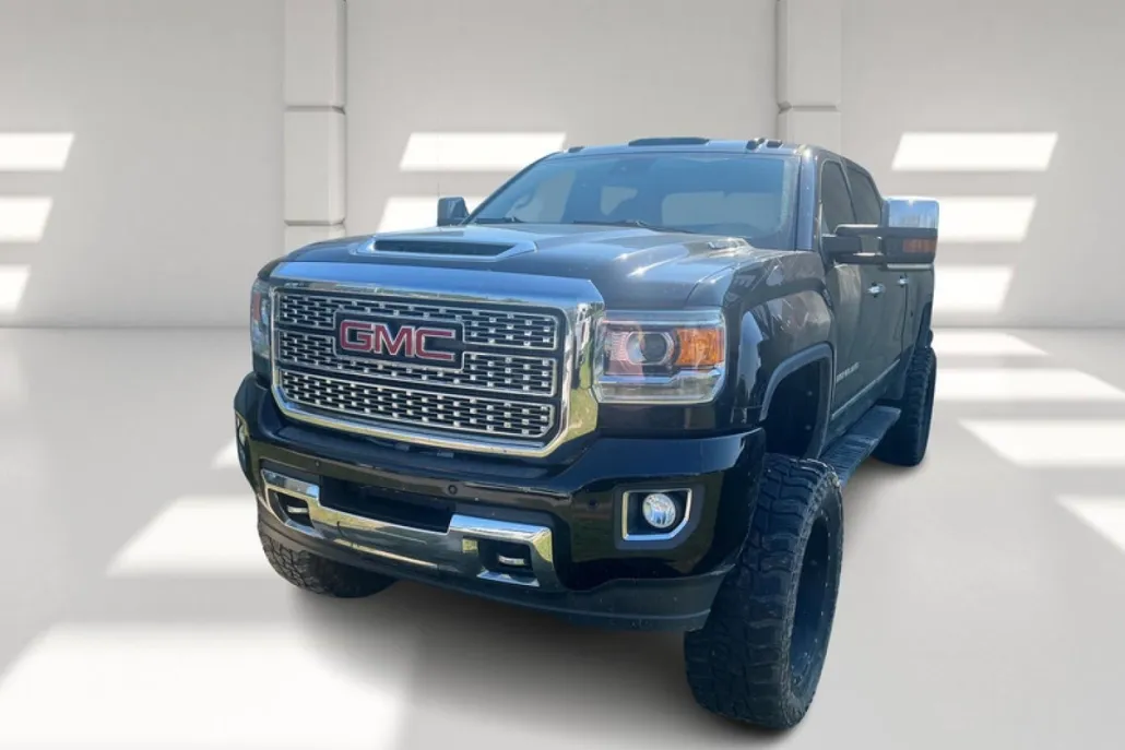 2018 Gmc Sierra 2500 HD Denali photo 1