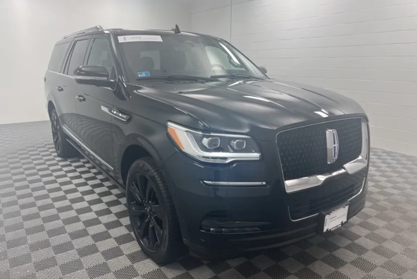 2023 Lincoln Navigator L Reserve photo 1