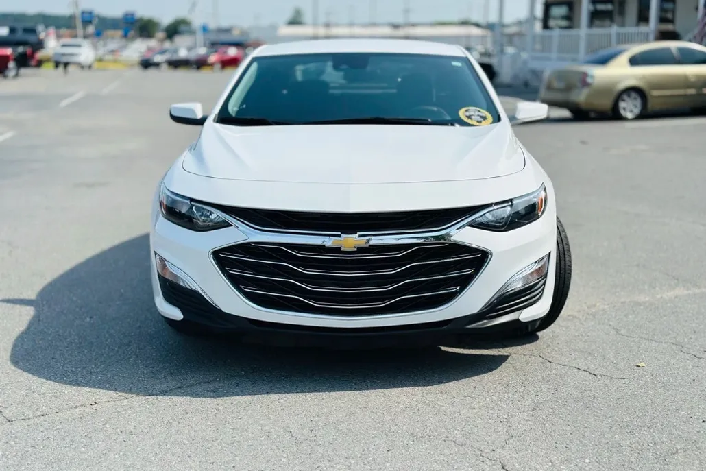 2024 Chevrolet Malibu LS photo 1