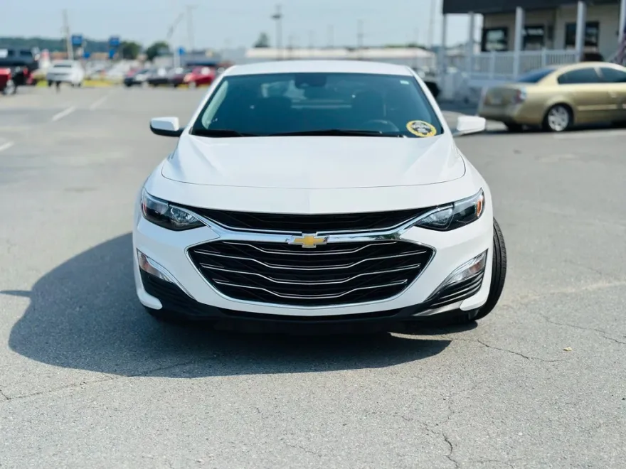2024 Chevrolet Malibu LS photo 1