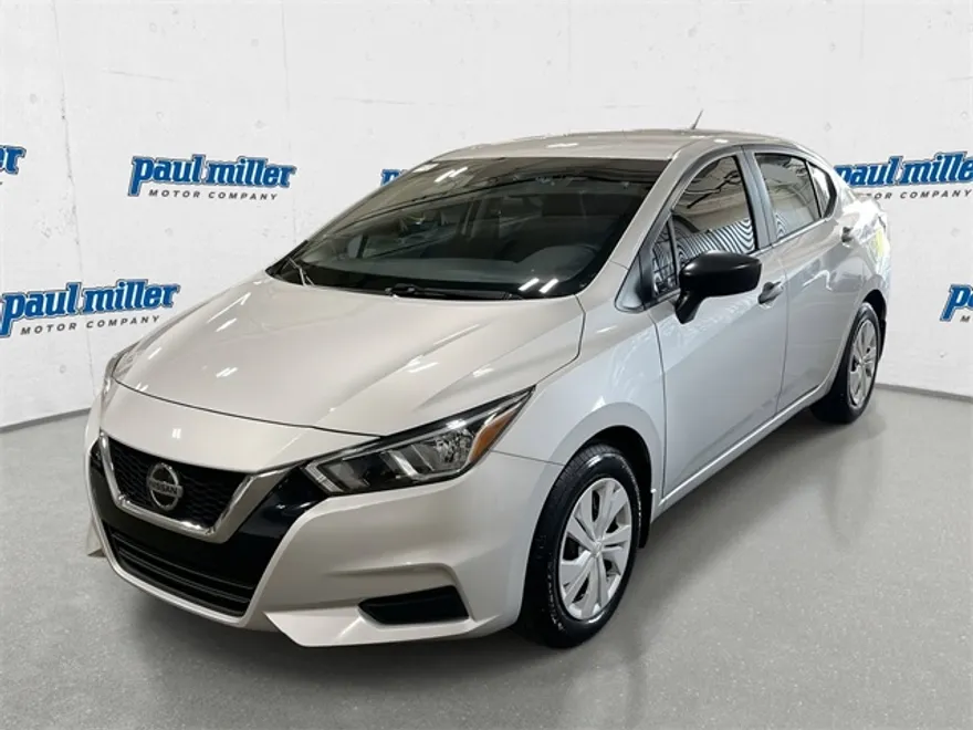 2022 Nissan Versa 1.6 S photo 1