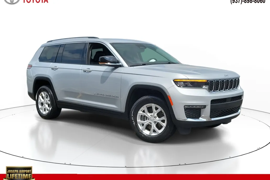 2023 Jeep Grand Cherokee Limited photo 1