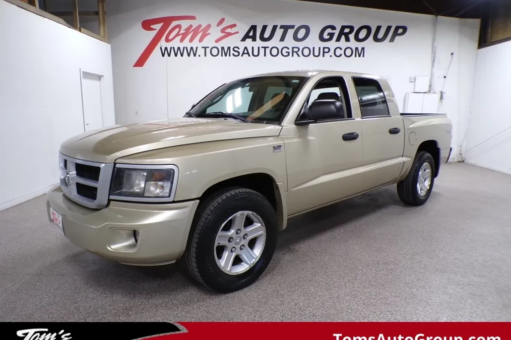 2011 Dodge Dakota SXT SLT photo 1