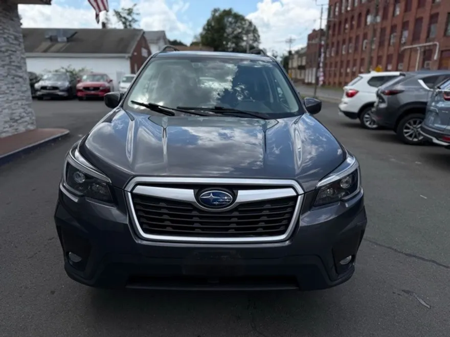 2021 Subaru Forester Premium photo 1