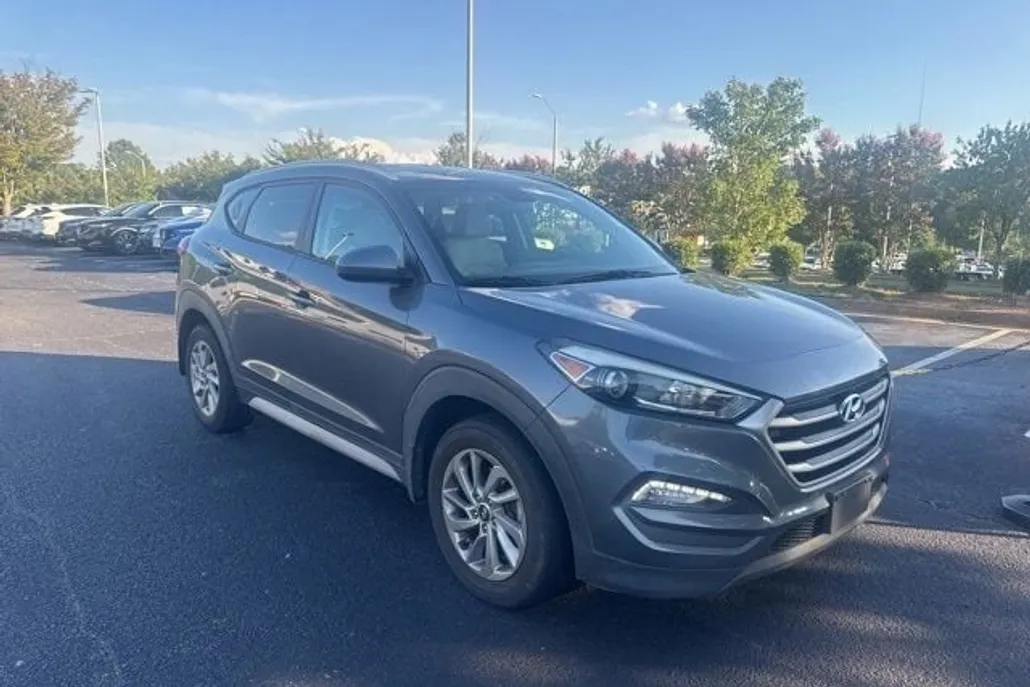 2017 Hyundai Tucson SE photo 1