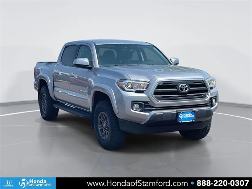 2017 Toyota Tacoma SR5 photo 1