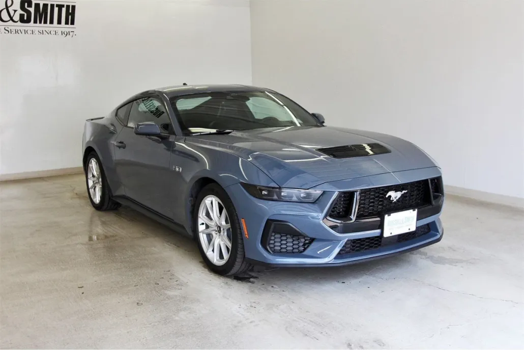 2025 Ford Mustang GT Premium photo 1
