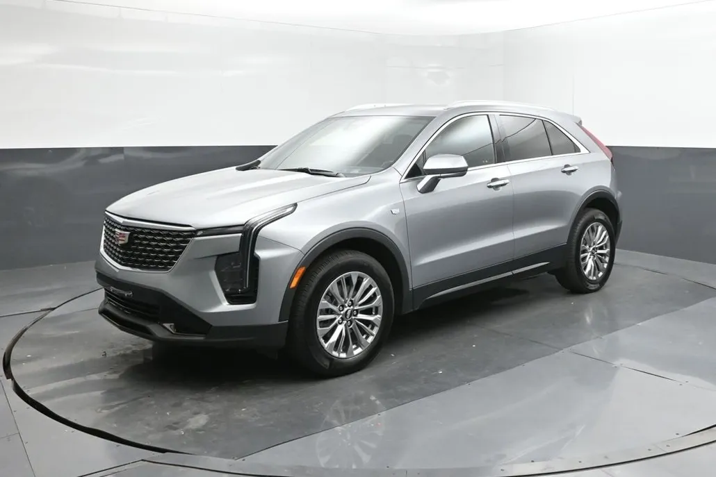 2024 Cadillac XT4 Premium Luxury photo 1