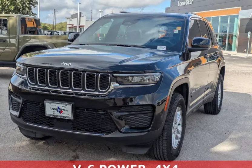 2025 Jeep Grand Cherokee Laredo Altitude photo 1