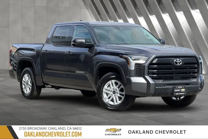 2023 Toyota Tundra SR5 photo 1