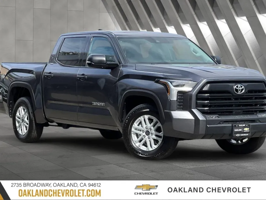 2023 Toyota Tundra SR5 photo 1