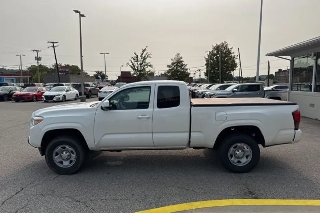 2023 Toyota Tacoma SR photo 1