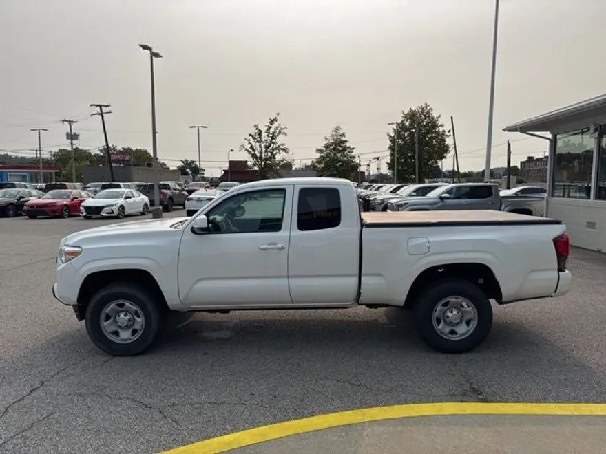 2023 Toyota Tacoma SR photo 1