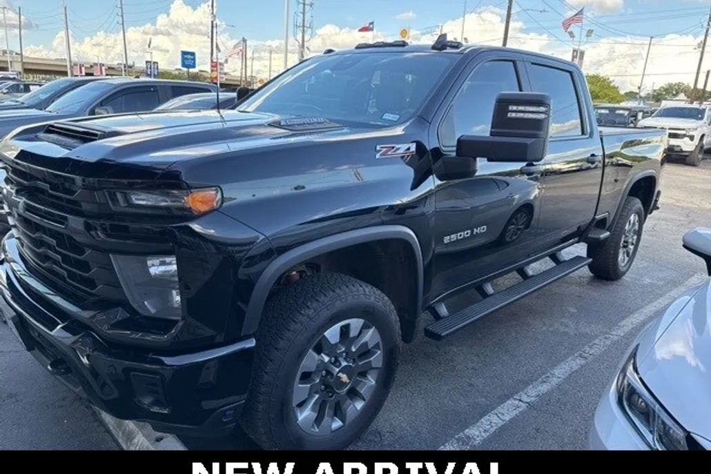 2025 Chevrolet Silverado 2500HD Custom photo 1