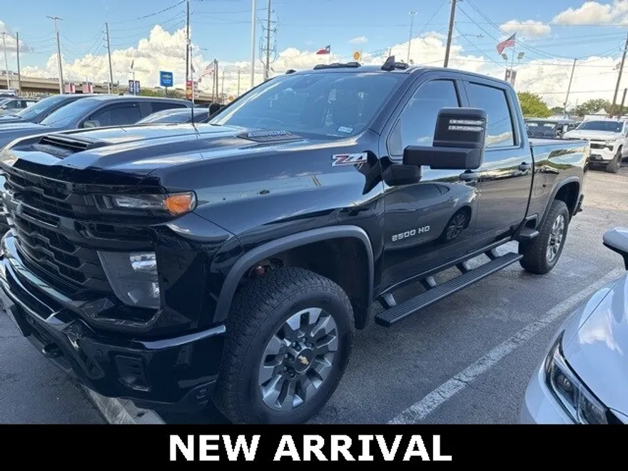 2025 Chevrolet Silverado 2500HD Custom photo 1