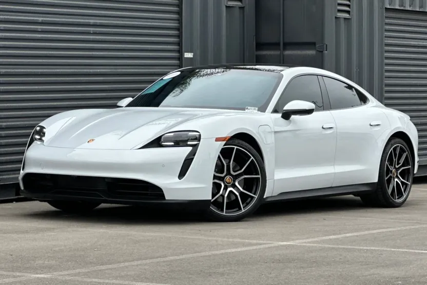 2023 Porsche Taycan photo 1