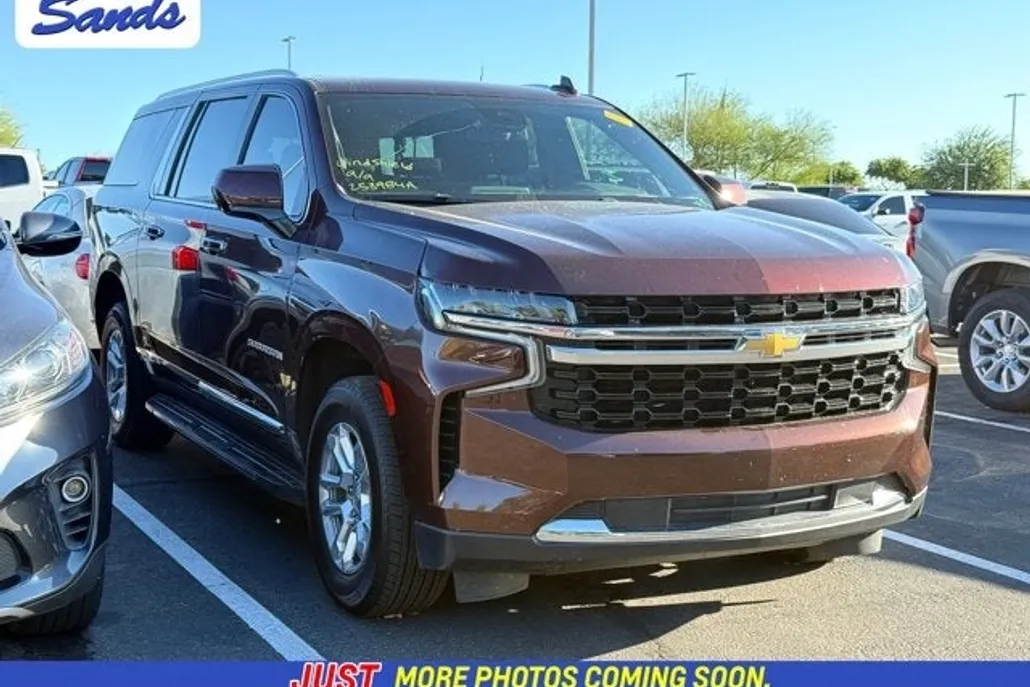 2023 Chevrolet Suburban LS photo 1