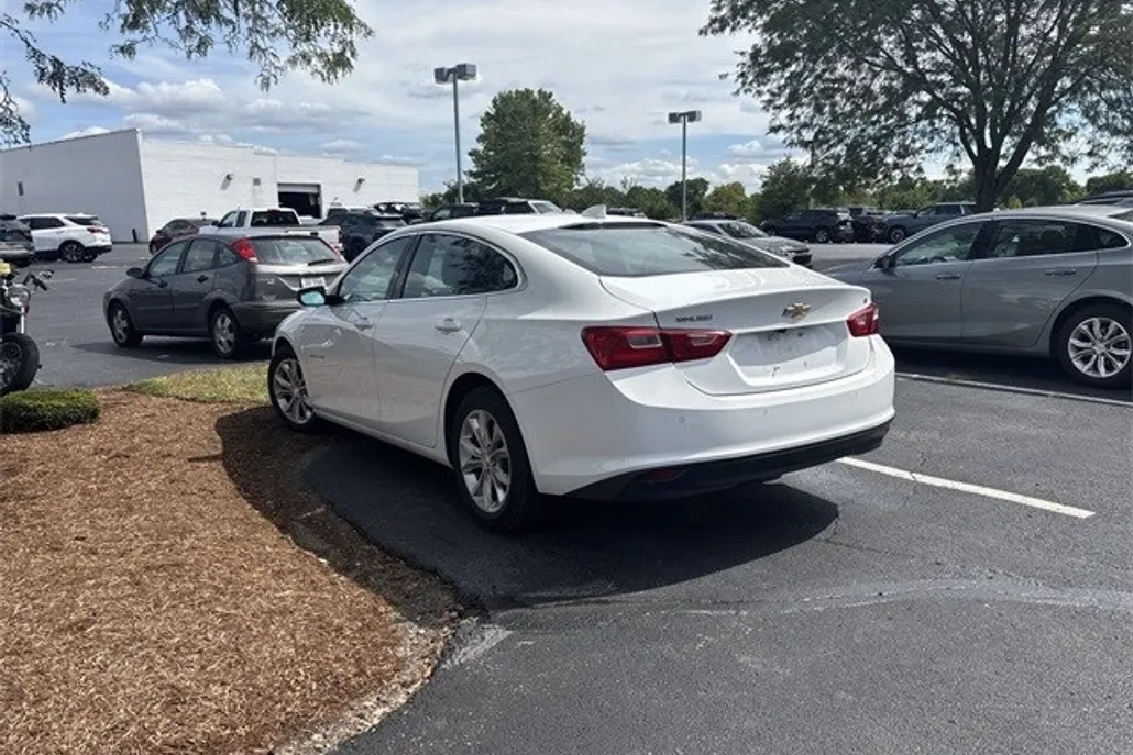 2024 Chevrolet Malibu 1LT photo 1