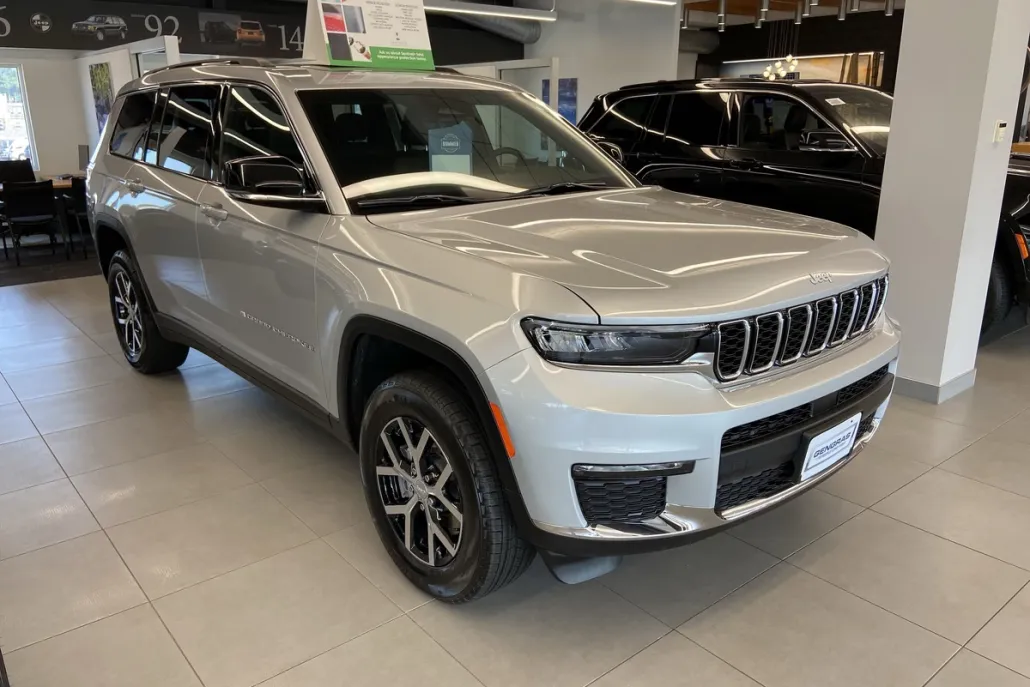 2025 Jeep Grand Cherokee Limited photo 1