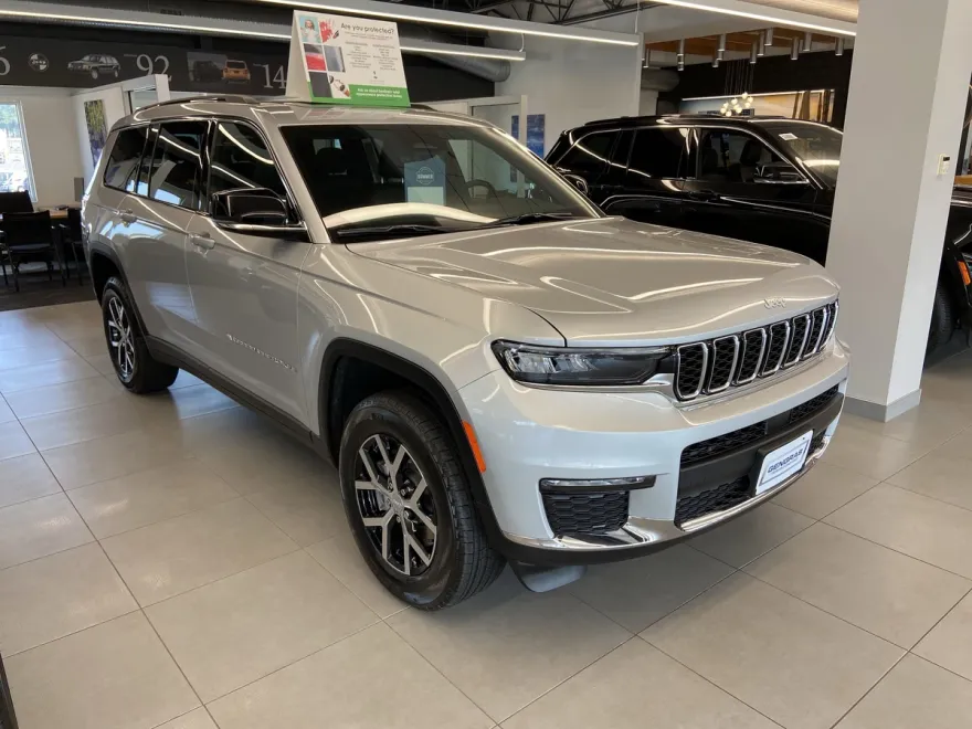 2025 Jeep Grand Cherokee Limited photo 1
