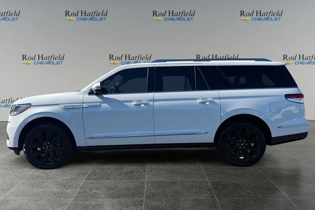2024 Lincoln Navigator L Reserve photo 1