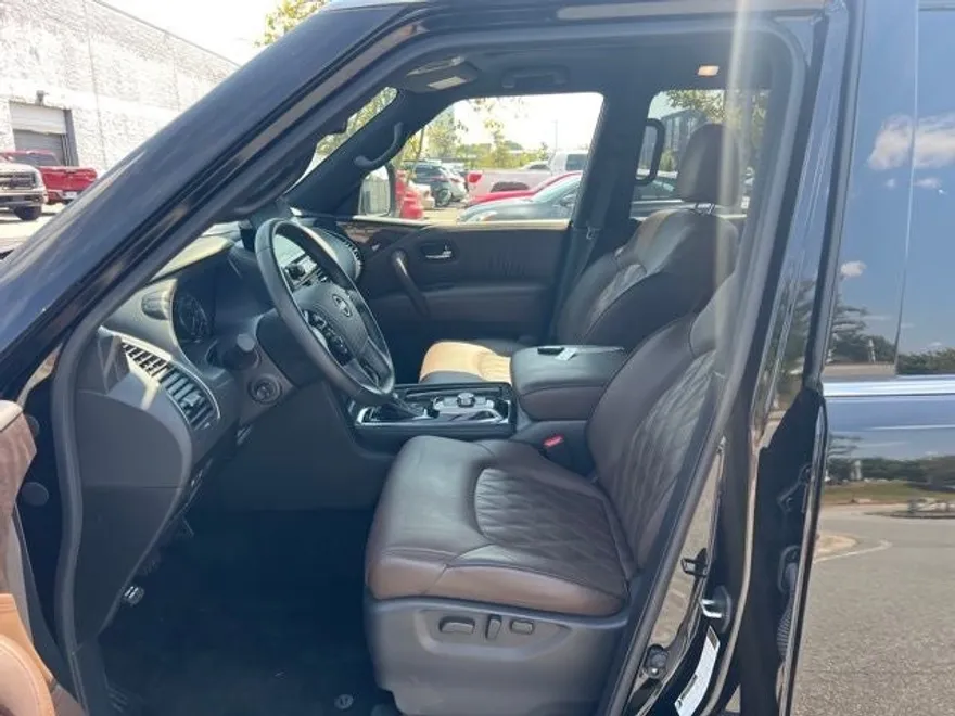 2024 Nissan Armada Platinum photo 1