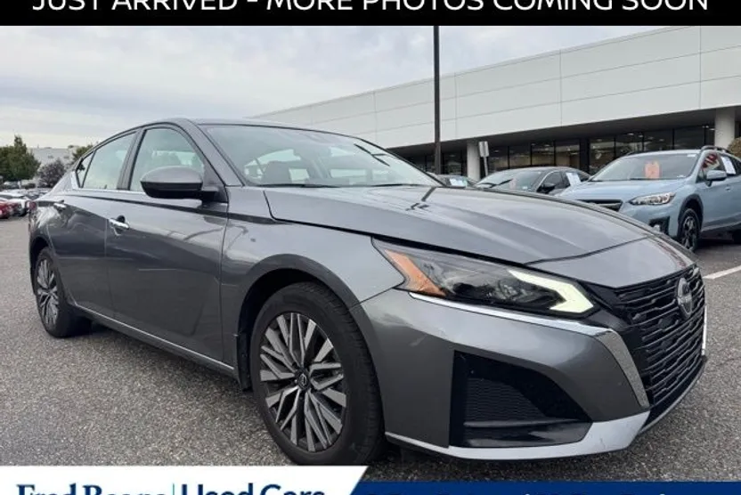 2023 Nissan Altima 2.5 SV photo 1
