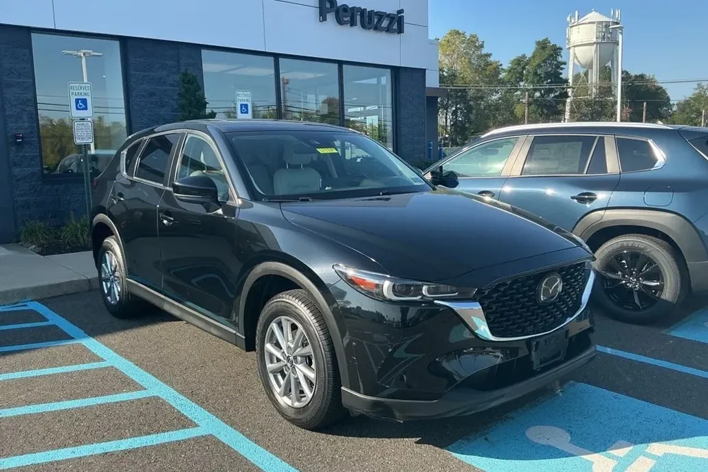2022 Mazda CX-5 2.5 S Preferred photo 1