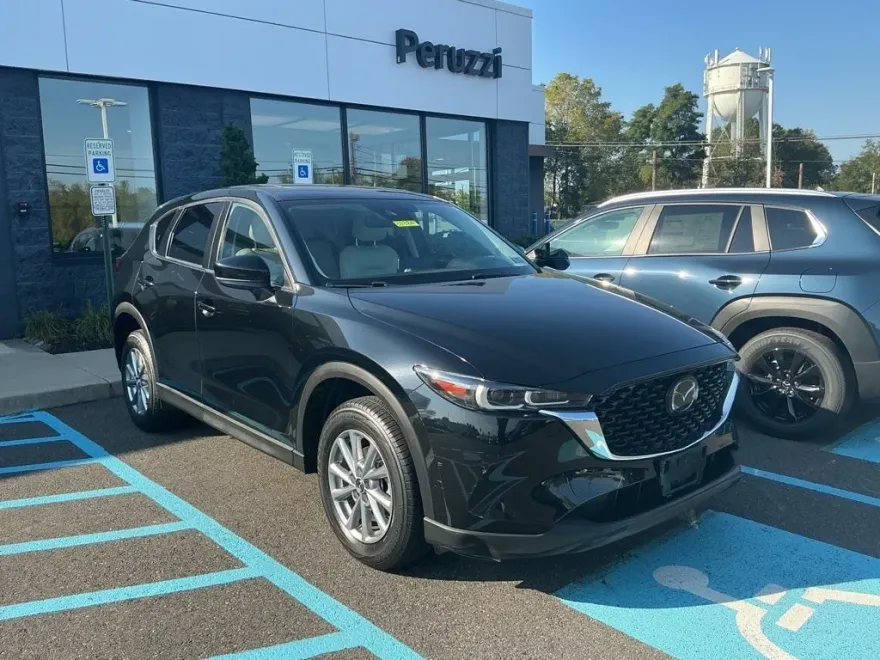 2022 Mazda CX-5 2.5 S Preferred photo 1