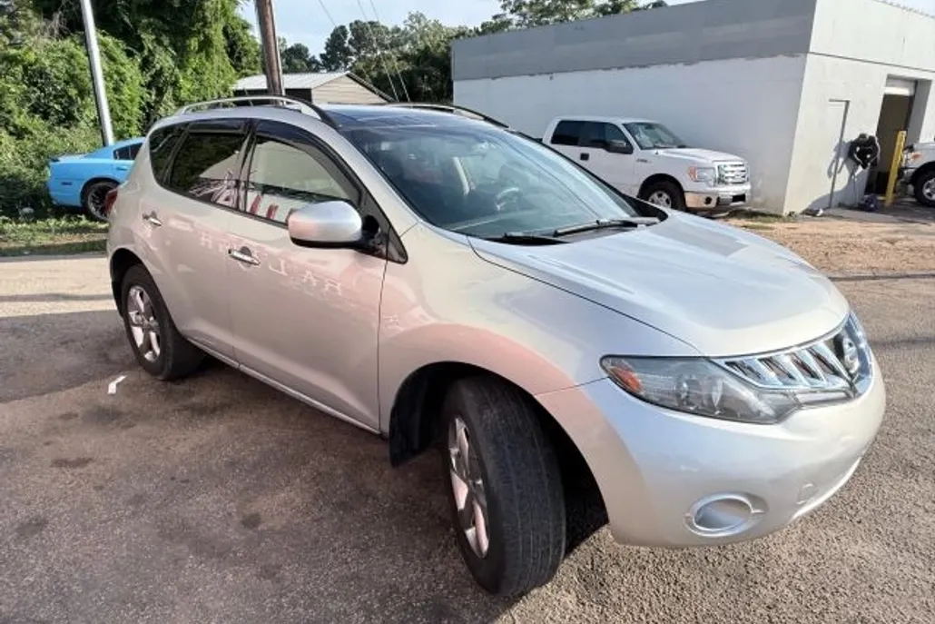 2010 Nissan Murano SL photo 1