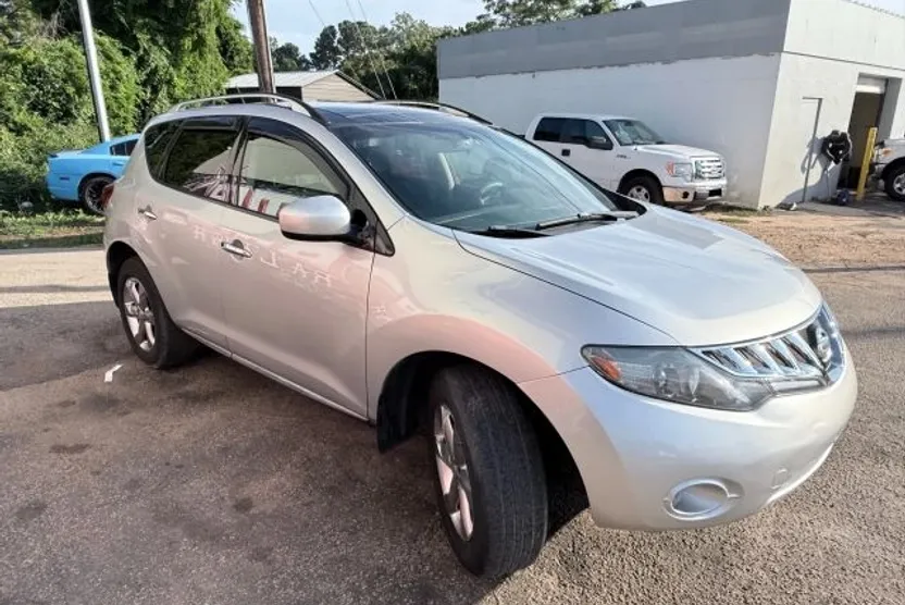 2010 Nissan Murano SL photo 1