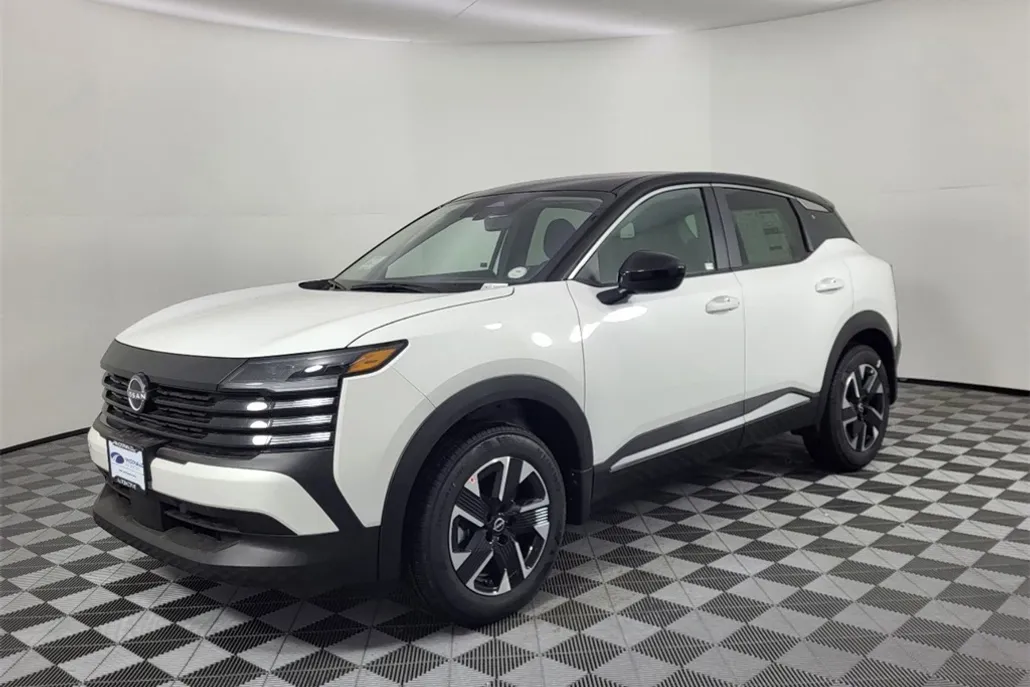 2025 Nissan Kicks SV photo 1