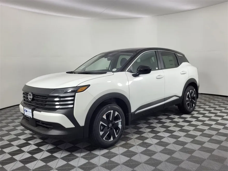 2025 Nissan Kicks SV photo 1