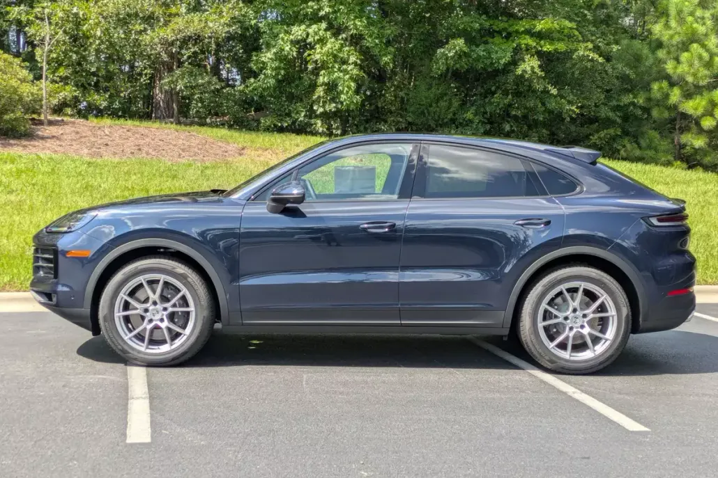 2025 Porsche Cayenne Coupe photo 1