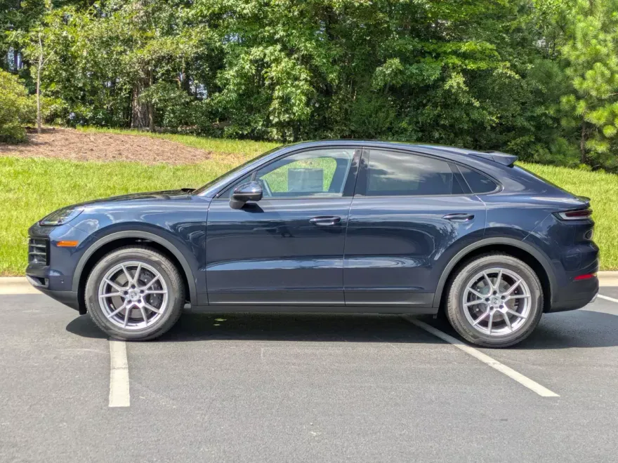2025 Porsche Cayenne Coupe photo 1