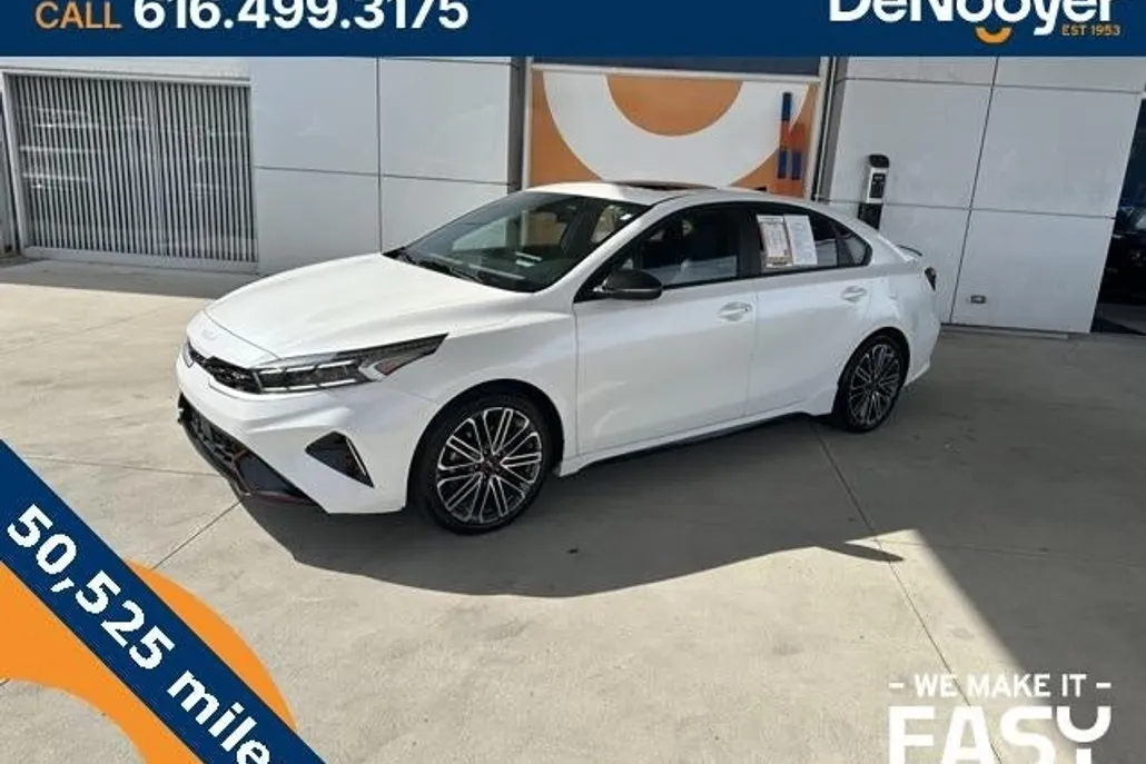 2023 Kia Forte GT photo 1